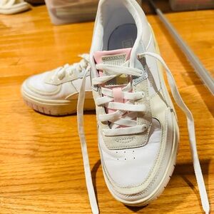 Puma Women's White and Light Pink Sneakers